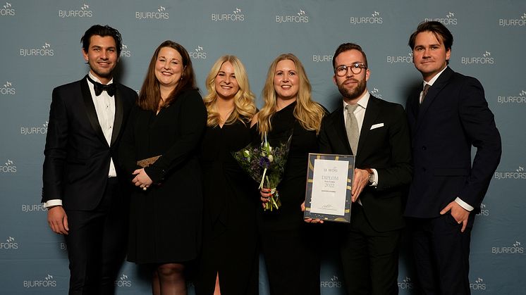 Daniel Adelsson, Sarah Lundgren, Tove Johansson, Caroline Enström, Philip Salomonsson och Rasmus Broström arbetar på årets bästa Bjurforskontor. 