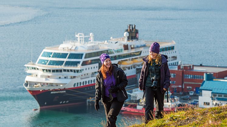 STADIG MER POPULÆR: For andre år på rad troner Hurtigruten i toppen på listen over selskaper med best omdømme i Norge. Foto: ØRJAN BERTELSEN/Hurtigruten