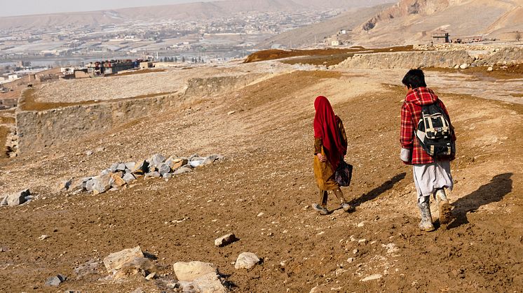 Rädda Barnen återupptar arbetet för barn i Afghanistan