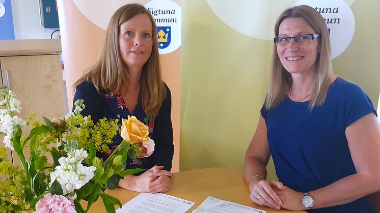 Fredagen den 28 juni signerades avtalet mellan Skyddsvärnet och Sigtuna kommun. Helen Kavanagh Berglund, biträdande kommundirektör och Nilla Helgesson, VD Skyddsvärnet ser fram emot samarbetet.