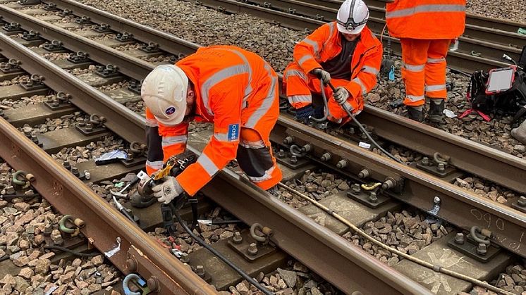 Engineers working to commission the Welwyn to Hitchin section of ECDP, Network Rail