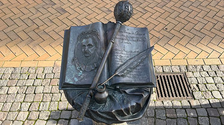 Monument över Filip Orlik på Östra Storgatan i Kristianstad