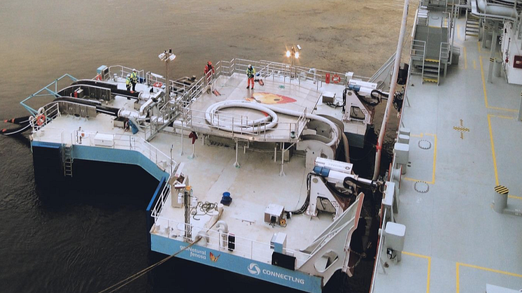 MoorMaster units - the world's first EX-certified automated mooring technology - hold the UTS in place. 