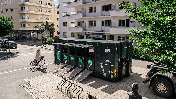 Mobil minigjenbruksstasjon på stoppested Tøyen