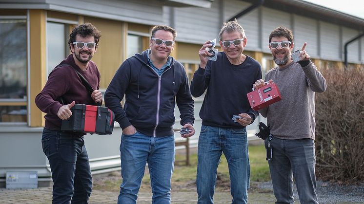 På bilden gör sig Radonovas Thomas Chauvin, Karl Nilsson, Tryggve Rönnqvist och José Luis Gutierrez Villanueva redo för medverkan vid den europeiska radonveckan.