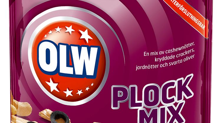 OLW mixar skivade oliver med salta nötter