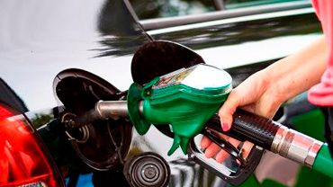 HMRC figures reveal lower fuel prices led to more miles driven