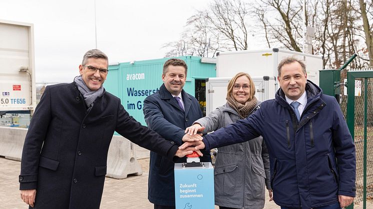 Avacon Technikvorstand Stephan Tenge, Sachsen-Anhalts Wirtschaftsminister Sven Schulze, Avacon Projektleiterin Angela Brandes, DVGW Vorsitzender Gerald Linke (v. l.)