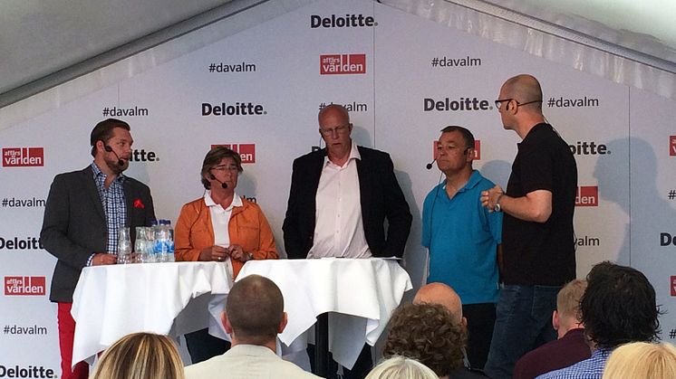 I panelen deltog Günther Mårder, Företagarna, Ulrika Francke, Tyréns/Bokriskommittén, Bengt Hansson, Boverket och Jonas Spangenberg, BoKlok.