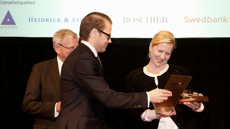 Cristina Stenbeck tilldelas Guldklubban av H.K.H. Prins Daniel
