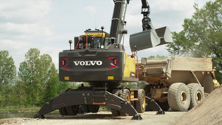 Film: Volvo EW240E Materialhanterare