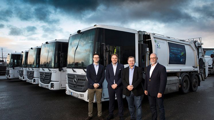 Renhållningsbolaget Urbaser har fått leverans av 50 nya biogasdrivna Mercedes-Benz Econic lastbilar som ska användas i Stockholms Stad.