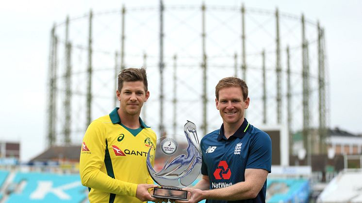 Australia captain Tim Paine (L) and England captain Eoin Morgan