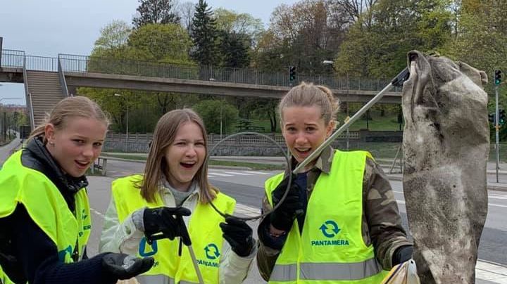 Idrottsföreningar gör Nackas cykelbanor skräpfria.