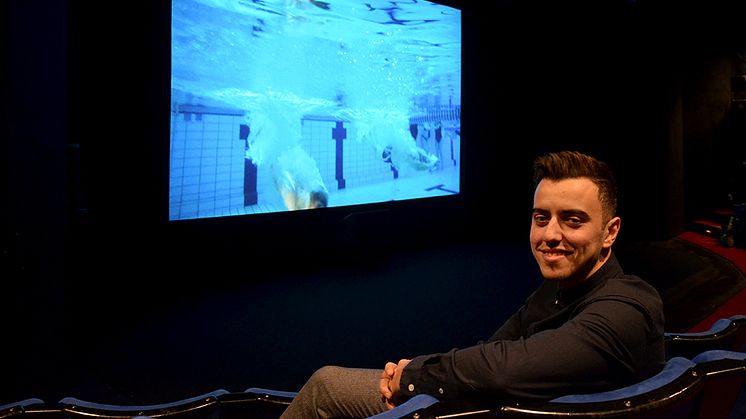 Omar Dakakk drömmer om en framtid som filmregisör i Sverige. Han har redan gjort tre filmer som bland annat ska visas på Arenan.
