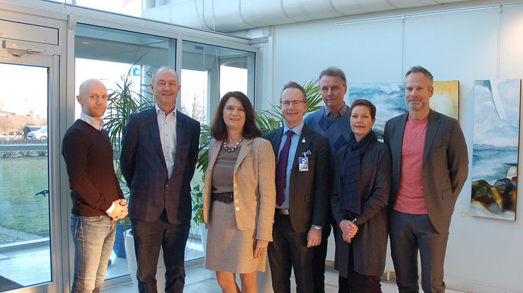 Besök av Eu- och handelsminister Ann Linde i Helsingborgs Hamn. Fr.v. Henric Halvorsen, Niels Vallø, Ann Linde, Per-Arne Håkansson, Jan Björklund, Eva Schönbäck och Andreas Eriksson. 