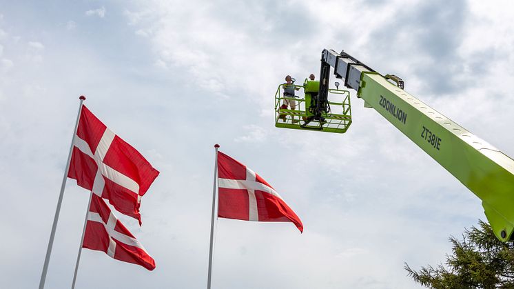 Det offentlige er med til at definere standarden for industrien og på byggepladserne, og der er ingen tvivl om, at fremtidens liftbranche er drevet af el, siger Esben Vernholt Jensen fra Horsens Lift. Foto: PR