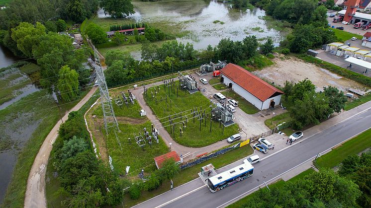 Das Umspannwerk Reichertshofen am Donnerstag nach dem schweren Hochwasser. Bis Freitag konnten alle Anlagenteile trockengelegt und gereinigt werden.