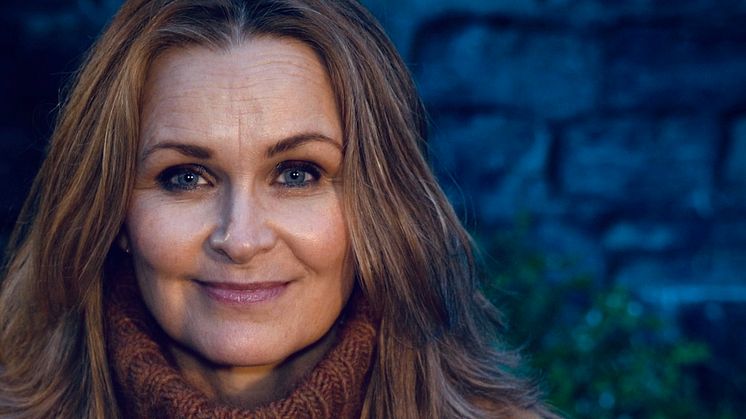 Karoline Krüger har fått det ærefulle oppdraget med å levere årets sang til det kritikerroste juleheftet, Juleroser. Foto: Sophie Krüger Dagsland 