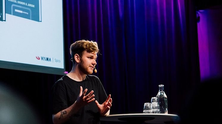 Föreläsaren Johannes Gustafsson håller gratis föreläsning på Kulturhuset Sjöängen den 2 april. Foto: Pao Duell