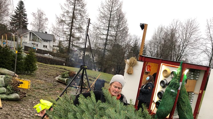 Ingvild H. Rishøi selger juletrær 