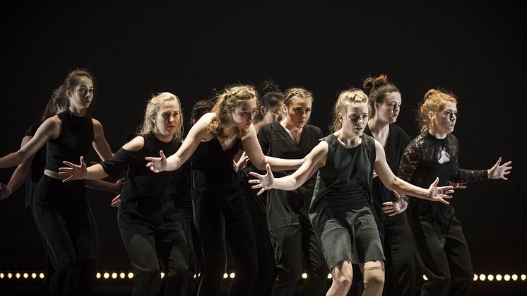 Den Norske Opera & Ballett får 3,6 millioner kroner til prosjektet På tå hev, som gir skoleelever muligheten til å bli kjent med samtidsdans og unge talenter får videreutvikle sine danseferdigheter. (Foto: Jörg Wiesner)