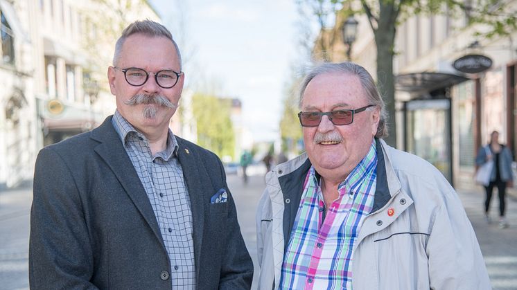 Johan Hellsten, ansvarig för val på Örebro kommuns Valkansli och Karl-Gustav Granberg, ordförande i Valnämnden.