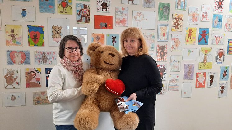 Kerstin Stadler mit Tatjana Thurow im Kinderhospiz Bärenherz