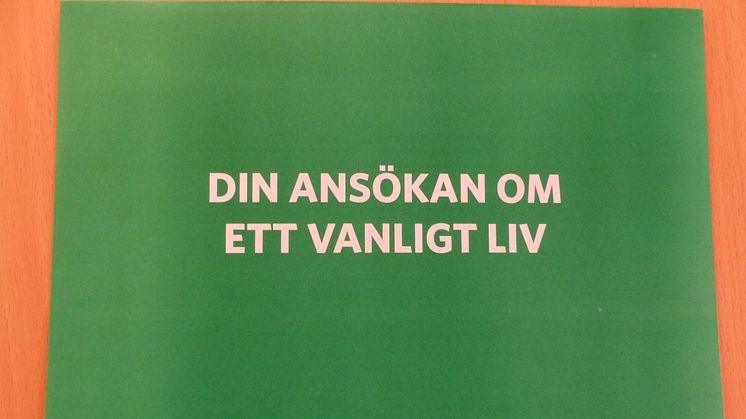 Kuvert "Ansökan om ett vanligt liv".