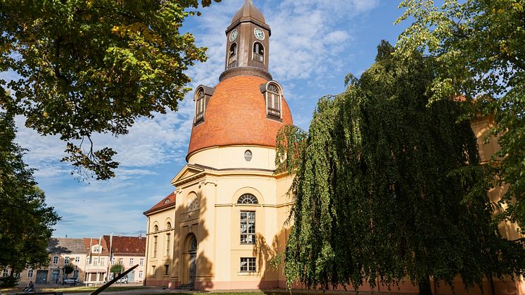 Die Kulturkirche in Neuruppin ist der Veranstaltungsort des Brandenburgischen Tourismustages und des Sparkassen-Tourismusbarometers (TMB-Fotoarchiv/Steffen Lehmann)