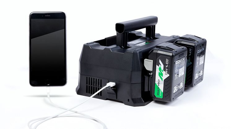 HiKOKI batterilader Kombi UR18YTSL koblet til iPhone (mobil)