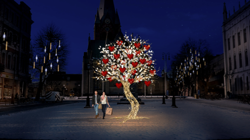 Snart har vi trädet på plats på Stortorget, eller som vi väljet att kalla det: Kärlekens torg