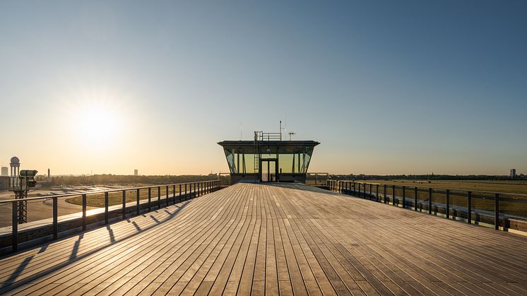 Neues Highlight: 600 m² große Dachterrasse mit einer 360° Aussichtsplattform für den THF Tower