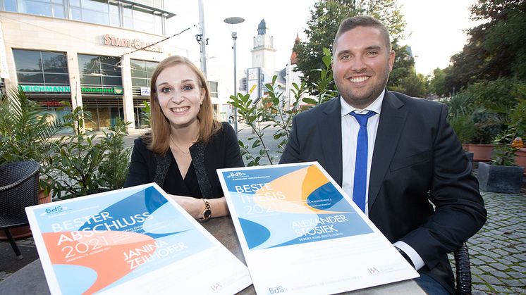 Janina Zeilhofer (Bester Abschluss) und Alexander Stosiek (Beste Abschlussarbeit) 