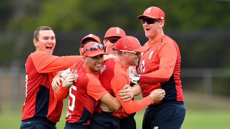 Captain Chris Edwards (left) celebrates with teammates (Getty Sport)