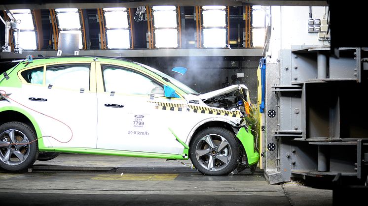 Avancerad teknik och ingenjörskonst gör nya Ford Focus till ett av företagets säkraste bilar  
