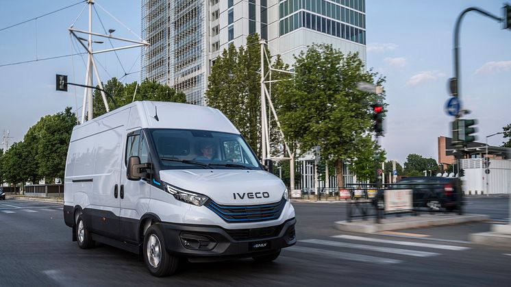 IVECO eDAILY er en viktig del av fremtidens transportløsninger med en rekkevidde på opptil 400 km ved bykjøring, ifølge WLTP.