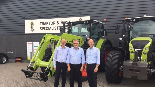 Fra venstre ses Jens Foerst, CLAAS Executive Management Traktor Division, Allan Mahler, Adm. direktør Traktor & Høstspecialisten, Jens Skifter, CEO i Danish Agro Machinery Holding A/S