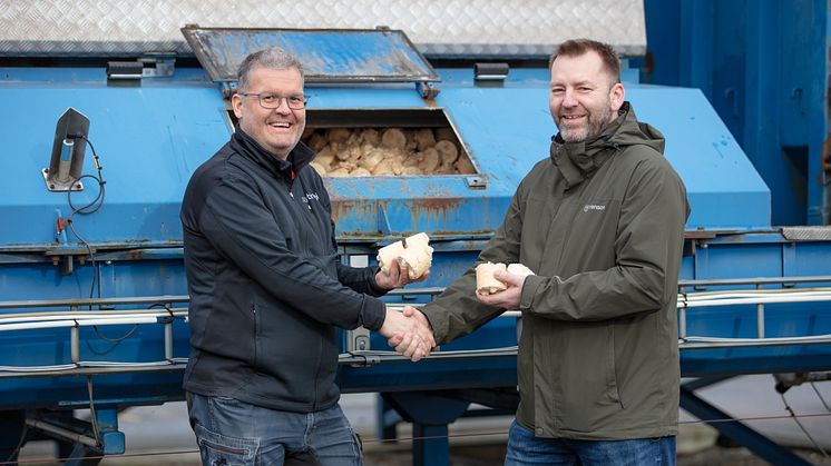 Roger Wiloboken från Solör Bioenergi och Tomas Wijk från Östra Göinge kommun. Fotograf Jerry Gladh