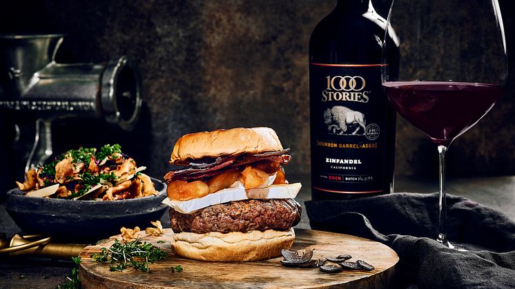 1000 Stories sin bourbonlagret zinfandel fra California tar biffburgeren til nye høyder. Foto: Stian Broch