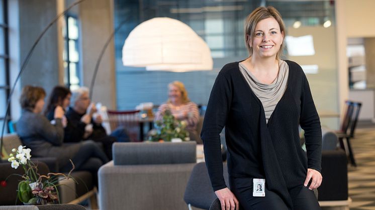 Karin Nordmark, HR-chef på ÖrebroBostäder, tog emot Fastigopriset 2023 på temat "Det nya arbetslivet". Fotograf: Alexander von Sydow
