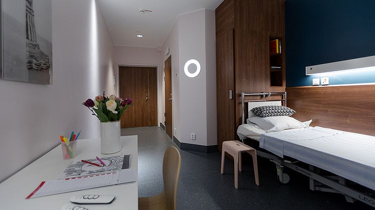 Ett av de nya rummen på Nacka sjukhus utformade av Locum, SLSO och verksamhetens personal.