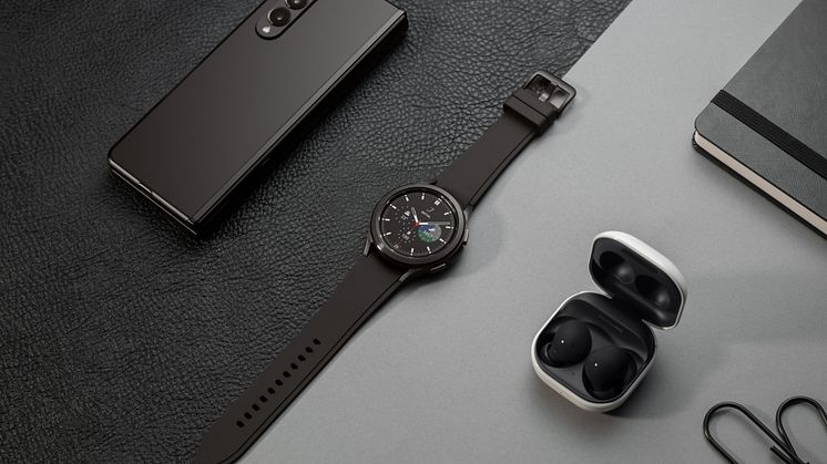 Samsung-ZFold3+Watch4Classic+GalaxyBuds2.jpg