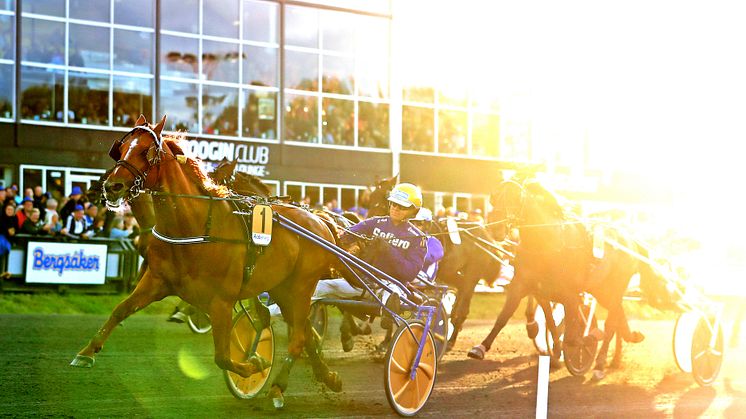 Moni Viking och Björn Goop vann Sundsvall Open Trot på Bergsåker 2022. Till 2023 satsar ATG på en multijackpot på V75 till Bergsåkers travfest. Foto Maria Holmén/TR Bild