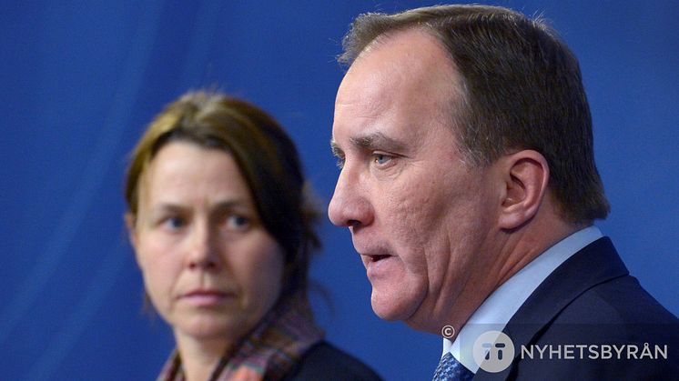 Åsa Romson och Stefan Löfven vid presskonferensen 24 november 2015.