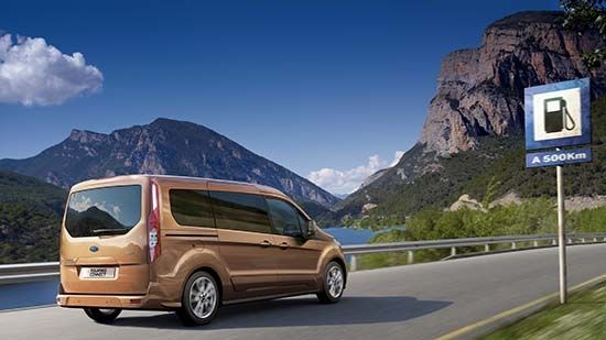 Täysin uusi Ford Tourneo Connect ja palkittu 1.0 litran EcoBoost-moottori: luokkansa johtavaa polttoainetaloudellisuutta 