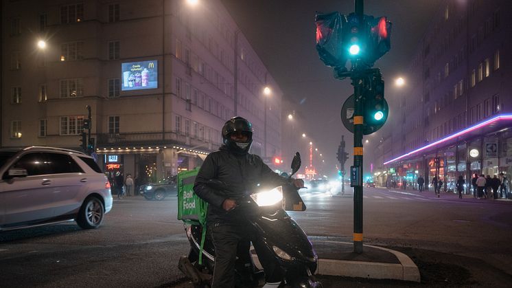 Gigjobbare vid Medborgarplatsen i Stockholm. Foto: Kevin Chang