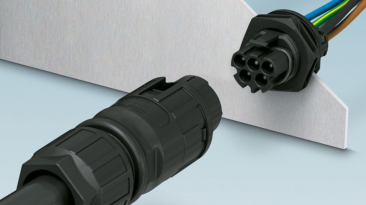 New AC plug connectors for photovoltaic systems