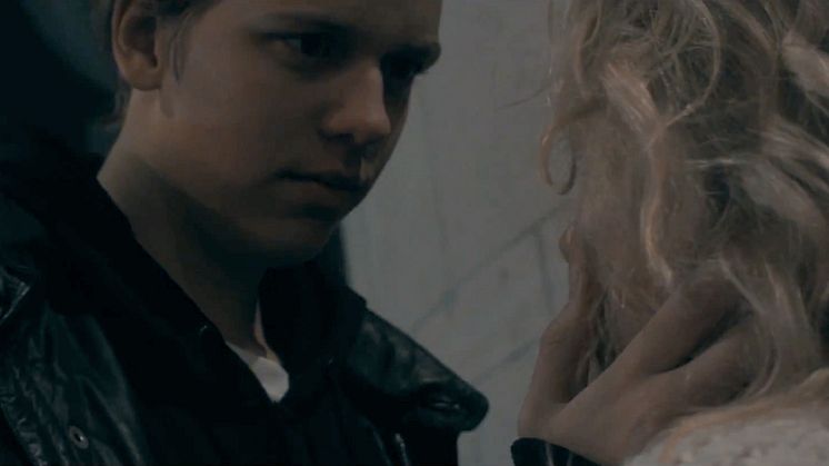 Skarsgård i ny musikvideo