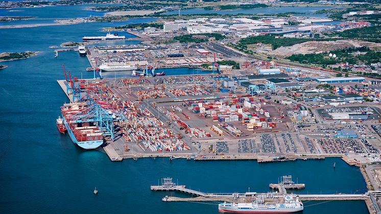 Around 30% of Swedish imports and exports currently pass through the Port of Gothenburg, along with more than half of all container freight. Photo: Gothenburg Port Authority.